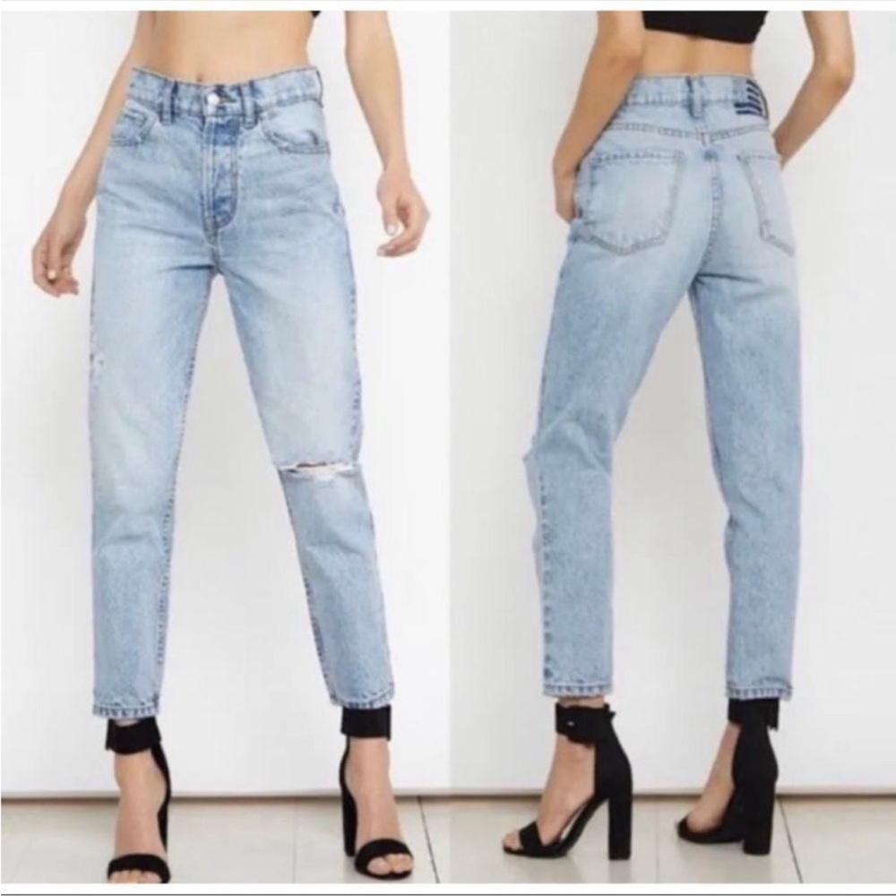Revice Misty Sweetheart Button Fly Distressed High Rise Mom Jean Size 30